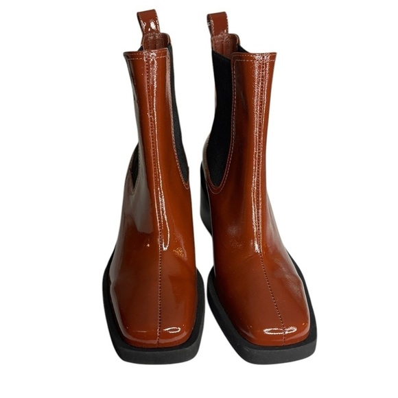 NWOT Gianni Bini Banks Crinkle Patent Double Gore Square Toe Booties Size 6 - Picture 3 of 9